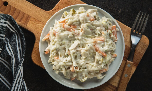 Хватит пичкать родных оливье и винегретом: салат «Советский» сразит всех наповал